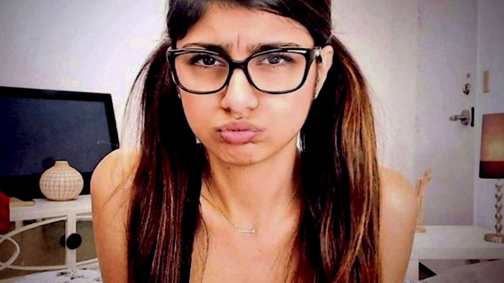You Can’t Just Tell A Brown Girl With Glasses She Looks Like Mia Khalifa